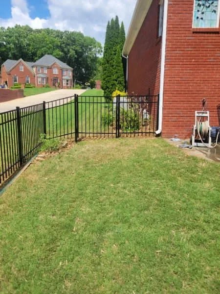 Flat Top Aluminum Fence Line