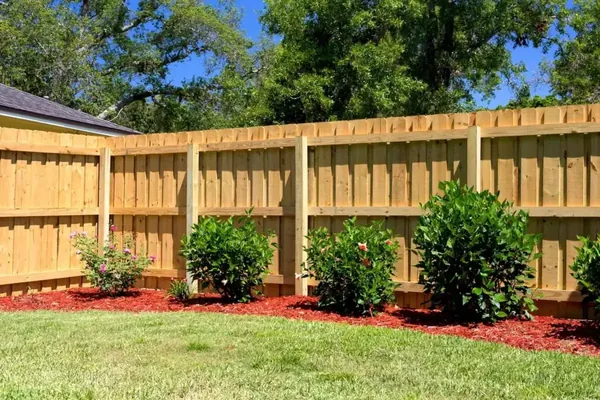 Huntsville fence company residential and commercial fence installation